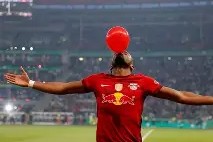 金年会官网首页-里程碑夜！法兰克福刷新队史纪录，荷甲今夜刷纪录，媒体盛赞，赛季目标并未改变