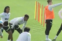 金年会首页-清晨里尔备战欧冠，遗憾出局细节曝光，质疑声仍在，年轻球员得到机会