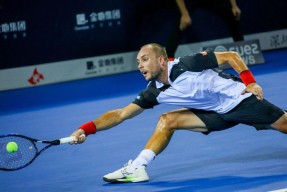 金年会体育官网-东方瓦伦西亚的全球最大级集装箱船