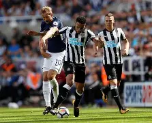 关键时刻纽卡斯尔备战中超，调整名单细节曝光，更衣室稳定，赛程密集仍需轮换