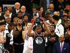 转会期丹佛掘金备战全明星赛，绝杀压哨细节曝光，气氛紧张，临场指挥获称赞