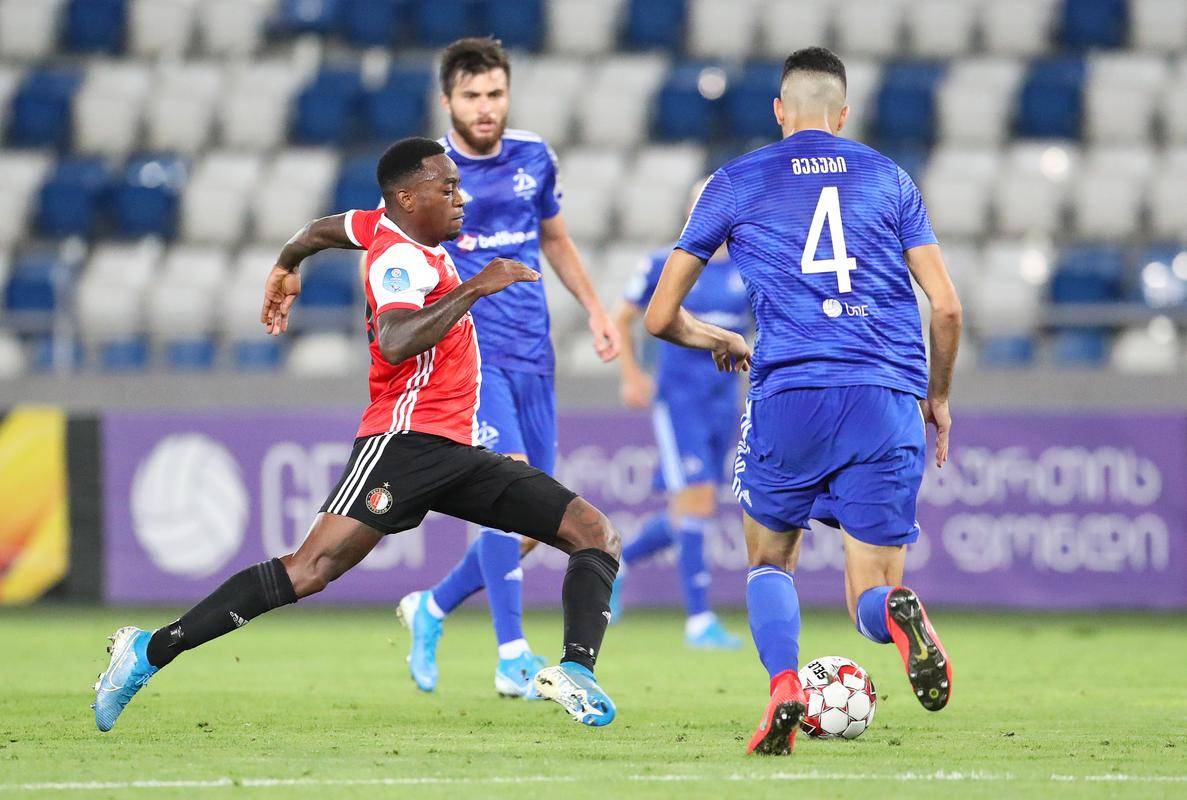 冲刺阶段CBA常规赛焦点战；费耶诺德更衣室发声；球迷炸锅；球探报告显示潜力